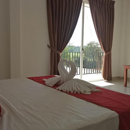 Grand Riverine Bed & Breakfast Kotugoda Exterior photo