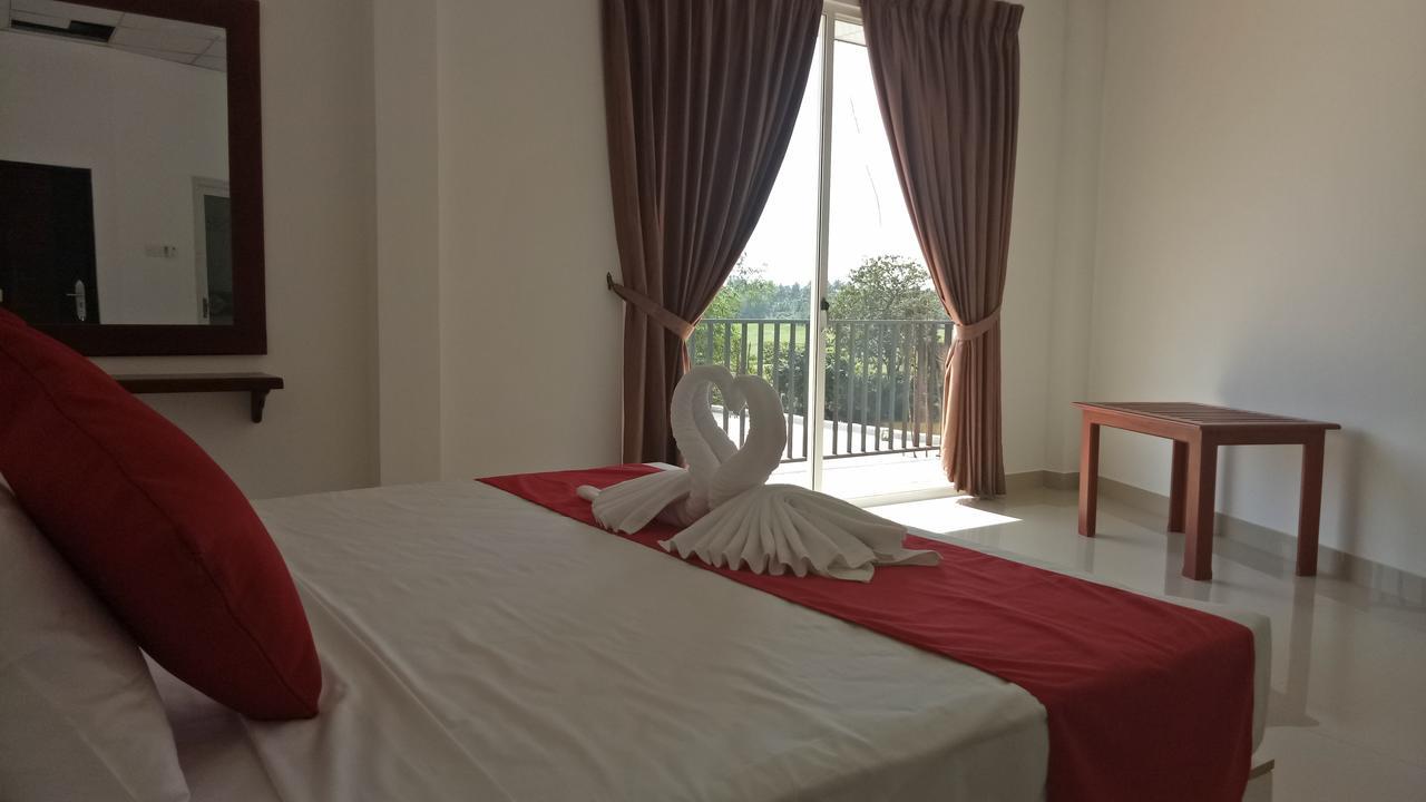 Grand Riverine Bed & Breakfast Kotugoda Exterior photo